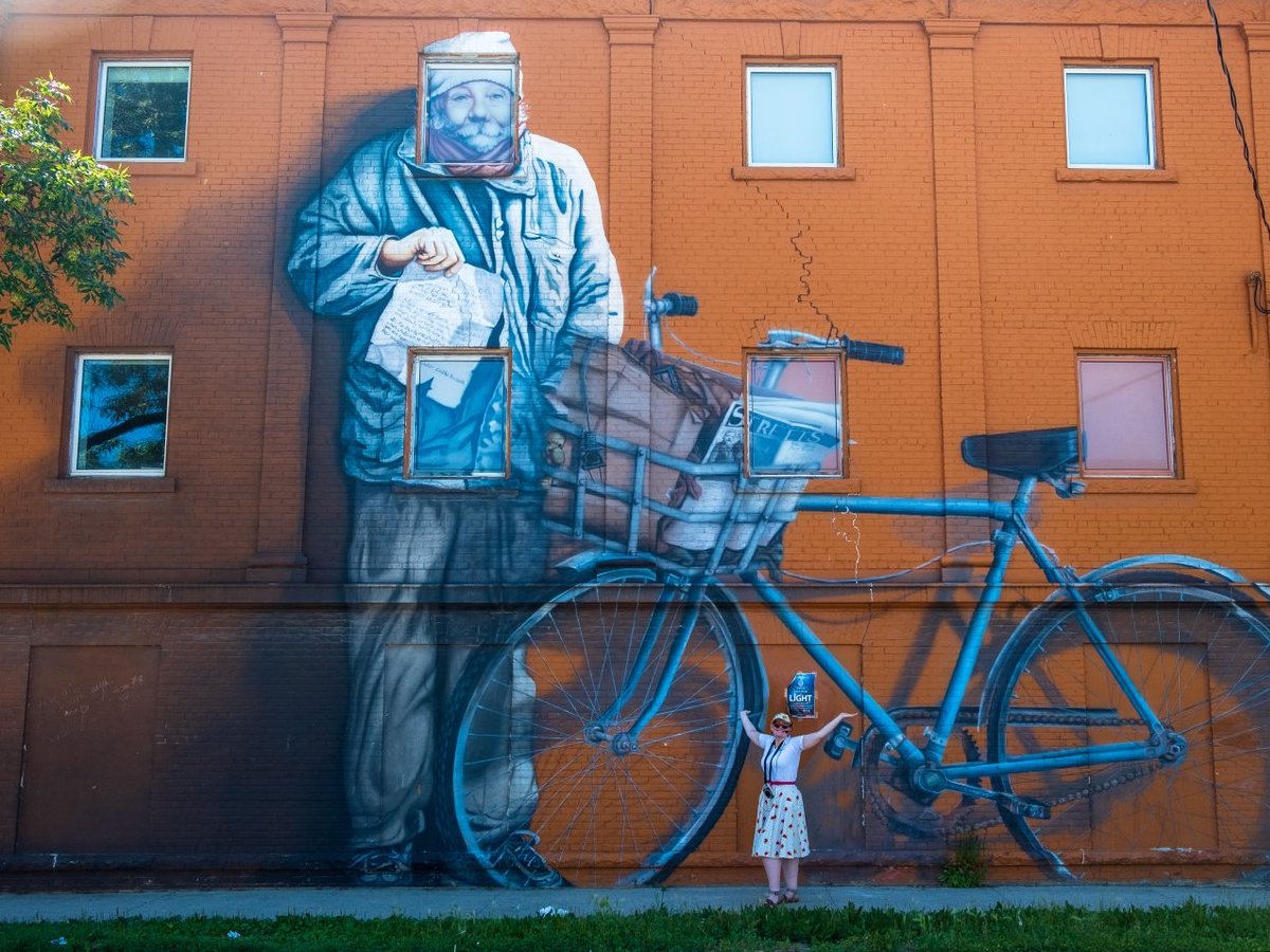 Experience Winnipeg’s most worldly neighbourhood with the pros  - The Zoohky mural in the West End in all its magnificence (photo by Jay Pee Licudan)