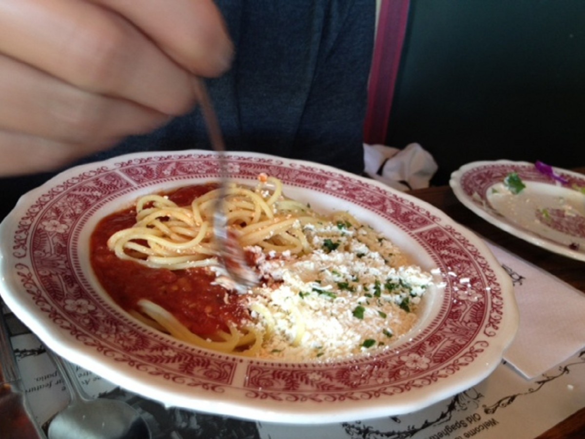 Old Spaghetti Factory: Wallet-Friendly Family Eats - Better than the Pasta in Italy. I know, I've been there.