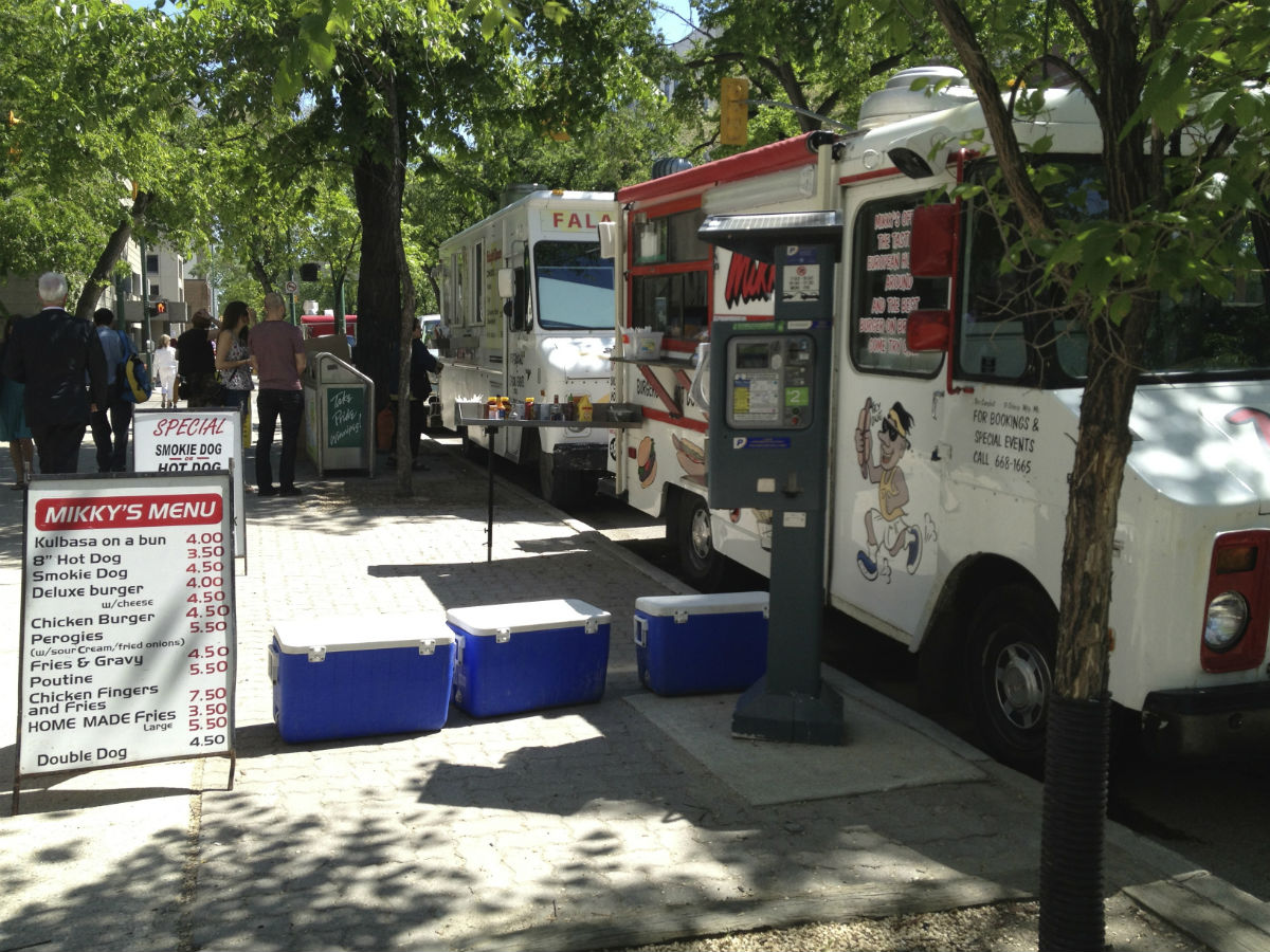 Winnipeg Food Truck Guide: 2015 edition - Mikky's food truck serving some smoking hot servings on Corydon Avenue.