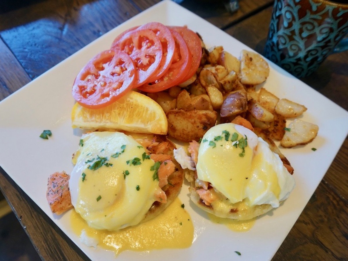 Promenade Café and Wine Offers a Manitoba-Grown Menu - Promenade Café and Wine sources most of its menu from Manitoba, including the Smoked Trout Benedict. (Riley Chervinski)