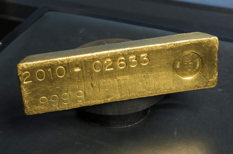 Picking up this solid gold bar is worth the tour alone (Royal Canadian Mint)